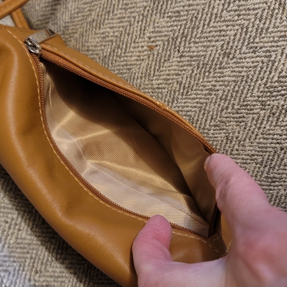 Gianni Conti small crossbody bag. Tan color, leather - Picture 7 of 9
